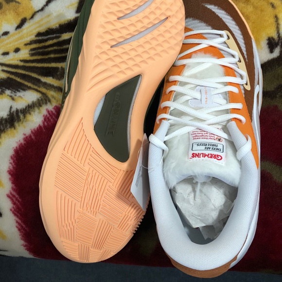 SZ 13 PUMA ALL PRO NITRO “GREMLINS” SHOES, GREMLINS GIZMO AND STRIPE SOCKS - Picture 10 of 14